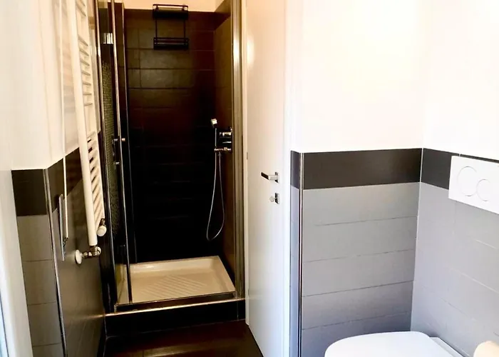 Apartment 5 Min To Mirti Metro Cozy